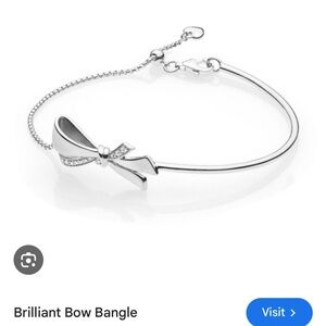 Pandora Elegant Silver Bow Bangle